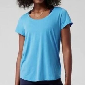 Athleta Stratus II Scoop Neck Short Sleeve Workout Tee Size Small EUC